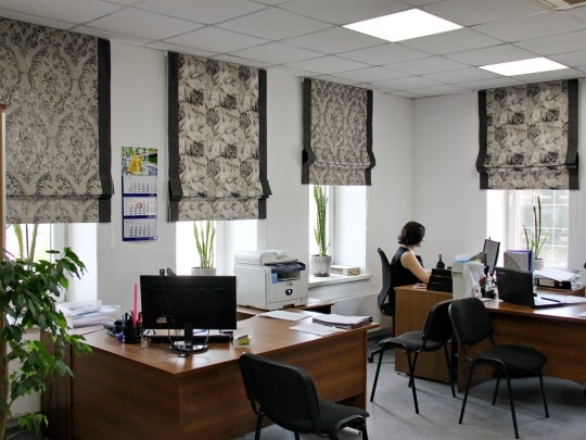 Римские шторы в офисе компании Лионтекс